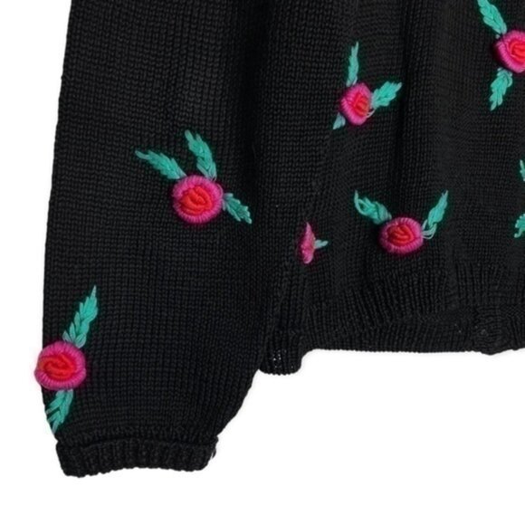 Vintage 80s Roberta Frost hand knit by Woolart black rose knit cardigan - Picture 9 of 10